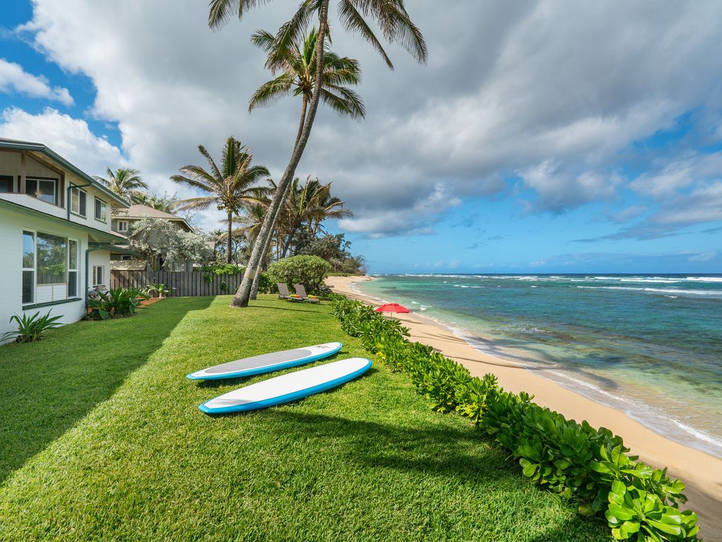 Pineapple Pad North Shore Mokuleia Ocean/beach front home